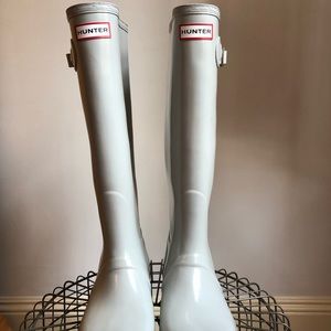 Light grey, gloss, tall Hunter boots